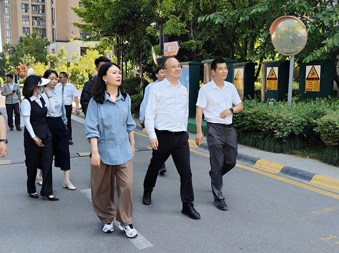 南通市崇川区常委一行调研新高城发地产项目